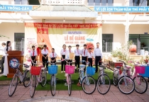 TDCONS – Trao Tặng Xe Đạp, Chắp Cánh Ước Mơ Đến Trường Cho Học Sinh Nghèo Vượt Khó